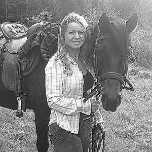 Meet your Posher, Suzanne